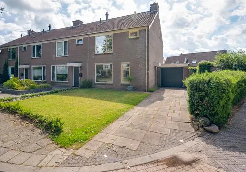 Corner house for sale: Volmachtenlaan 25, Rolde Rolde