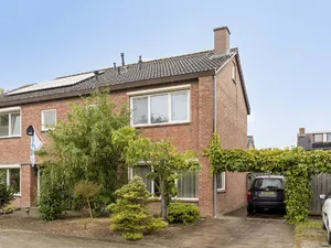 Twee-onder-één-kap te koop: Voltastraat 8, Terneuzen