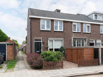 Hoekwoning te koop: Von Lindernstraat 19, kerkbuurt Alblasserdam