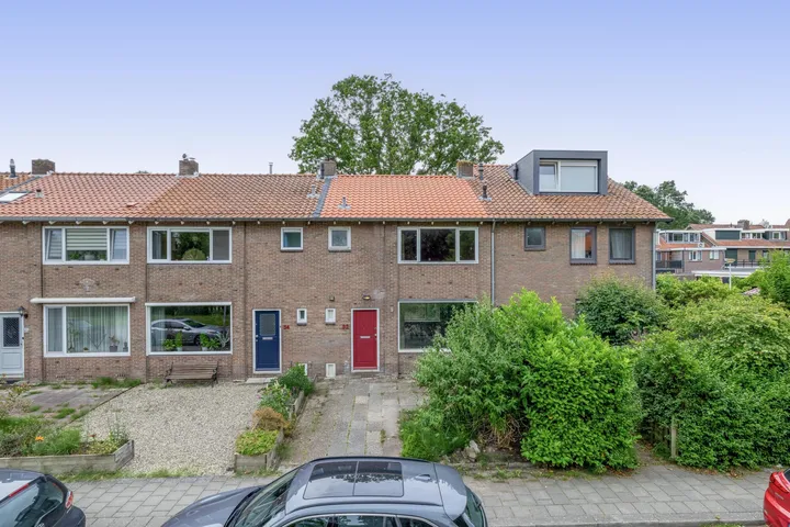 Tussenwoning te koop: von Suttnerstraat 32, Vreewijk Gouda