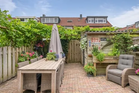 Tussenwoning te koop: Von Liebigstraat 12, Professorenbuurt Haarlem