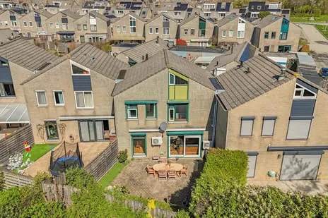 Tussenwoning te koop: Von Weberstraat 18, Muziekwijk Z.-Oost Almere