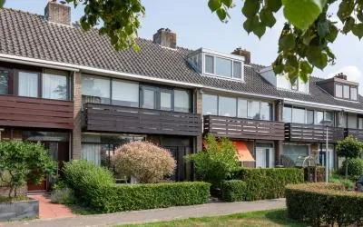 Tussenwoning te koop: Vondellaan 109, Schrijversbuurt Alblasserdam