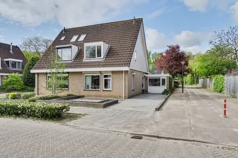 Twee-onder-één-kap te koop: Vondellaan 47, Hooipolder en De Hoeven Raamsdonksveer