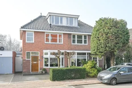 Twee-onder-één-kap te koop: Vondellaan 80, Vondellaan Beverwijk