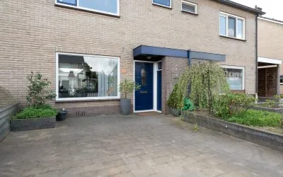 Tussenwoning te koop: Vondelstraat 24, Putten-Zuid-Oost Putten