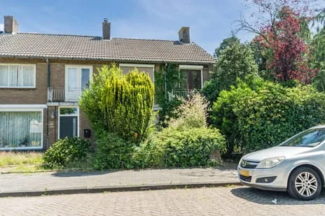 Tussenwoning te koop: Vondelstraat 25, Antoniusparochie Waalwijk