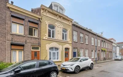 Tussenwoning te koop: Voogdijstraat 18, Roermond
