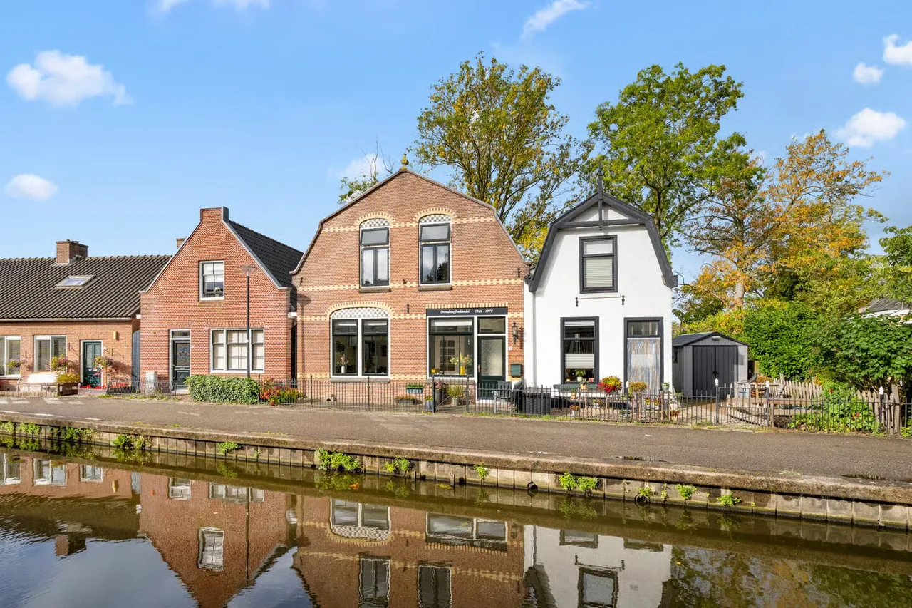 Twee-onder-één-kap te koop: Voordijk 37, Abcoude