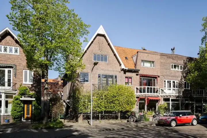 Tussenwoning te koop: Voorhoutstraat 12, Welgelegen Haarlem