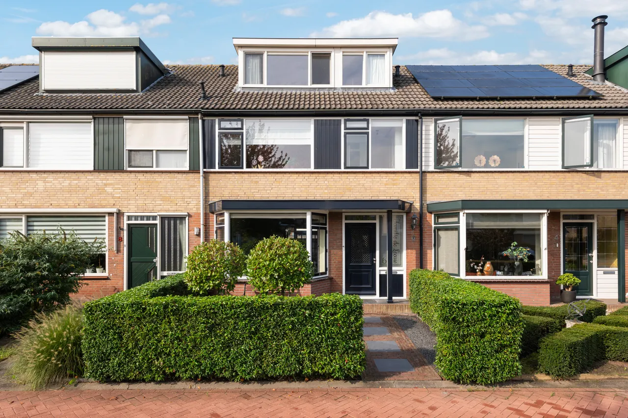 Tussenwoning te koop: Voorhuis 6, Kamerik