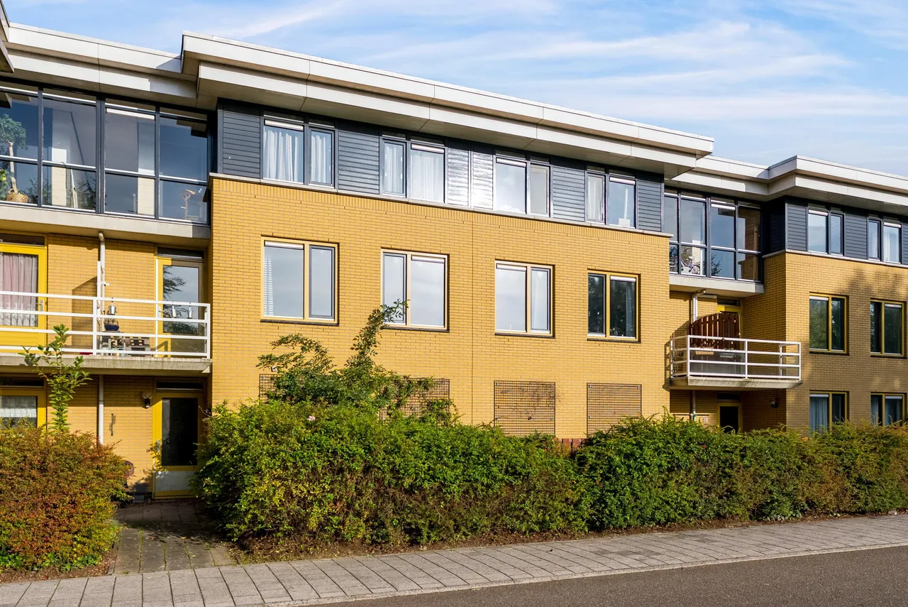 Appartement te koop: Voorjaarstraat 13, Almere