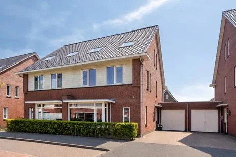 Tussenwoning te koop: Voorschotenstraat 84, Koolhoven Zuid Tilburg