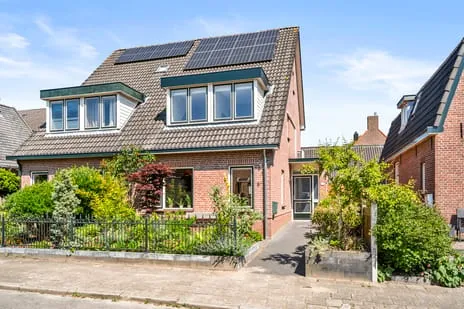 Twee-onder-één-kap te koop: Voorsterweg 5A, Hoogbouw-Zuid Ede