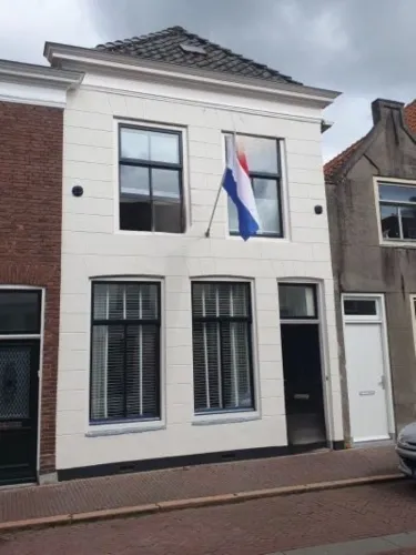 Tussenwoning te koop: Voorstraat 142, Brielle