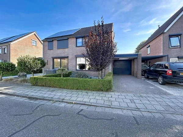 Tussenwoning te koop: Voorstraat 27, Aardenburg