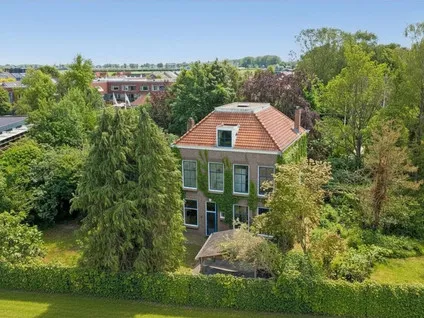 Vrijstaande woning te koop: Voorstraat 29, Piershil Woonkern Piershil