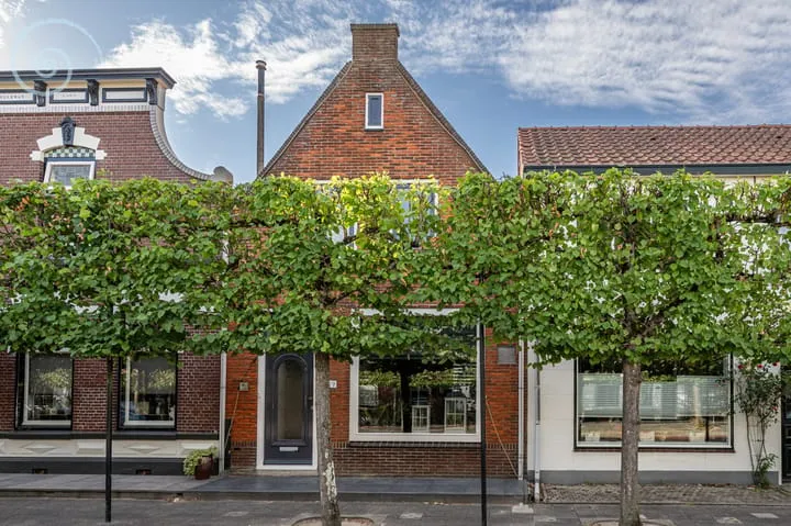 Tussenwoning te koop: Voorstraat 29, Stellendam centrum Stellendam