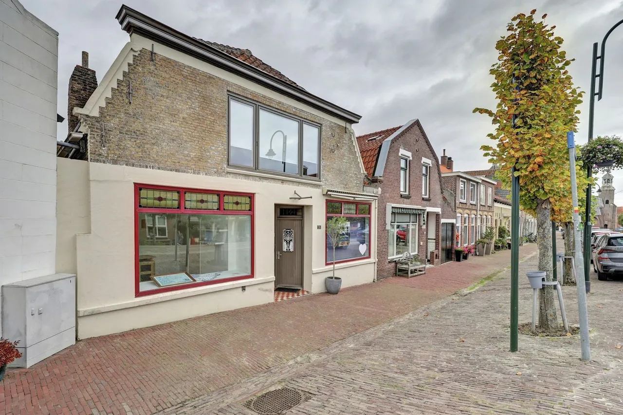 Tussenwoning te koop: Voorstraat 38, Stavenisse