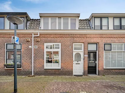 Tussenwoning te koop: Voorstraat 44, Leiden