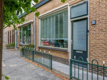 Tussenwoning te koop: Voorstraat 46, Stellendam centrum Stellendam