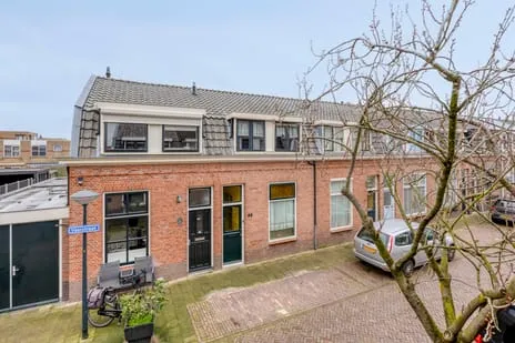 Tussenwoning te koop: Voorstraat 54, De Kooi Leiden