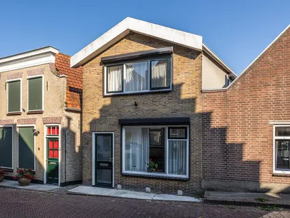 Twee-onder-één-kap te koop: Voorstraat 6, Stad aan 't Haringvliet woonkern Stad Aan 'T Haringvliet