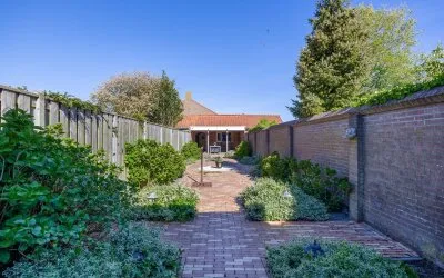 Tussenwoning te koop: Voorstraat 64, Stellendam centrum Stellendam