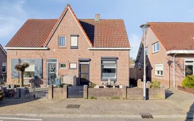 Twee-onder-één-kap te koop: Voorstsestraat 6, Ulft