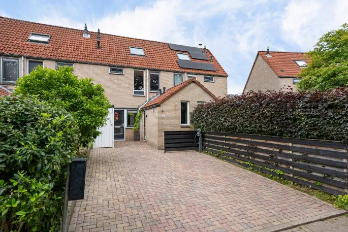 Tussenwoning te koop: Voortstukken 12, Eelde Eelde