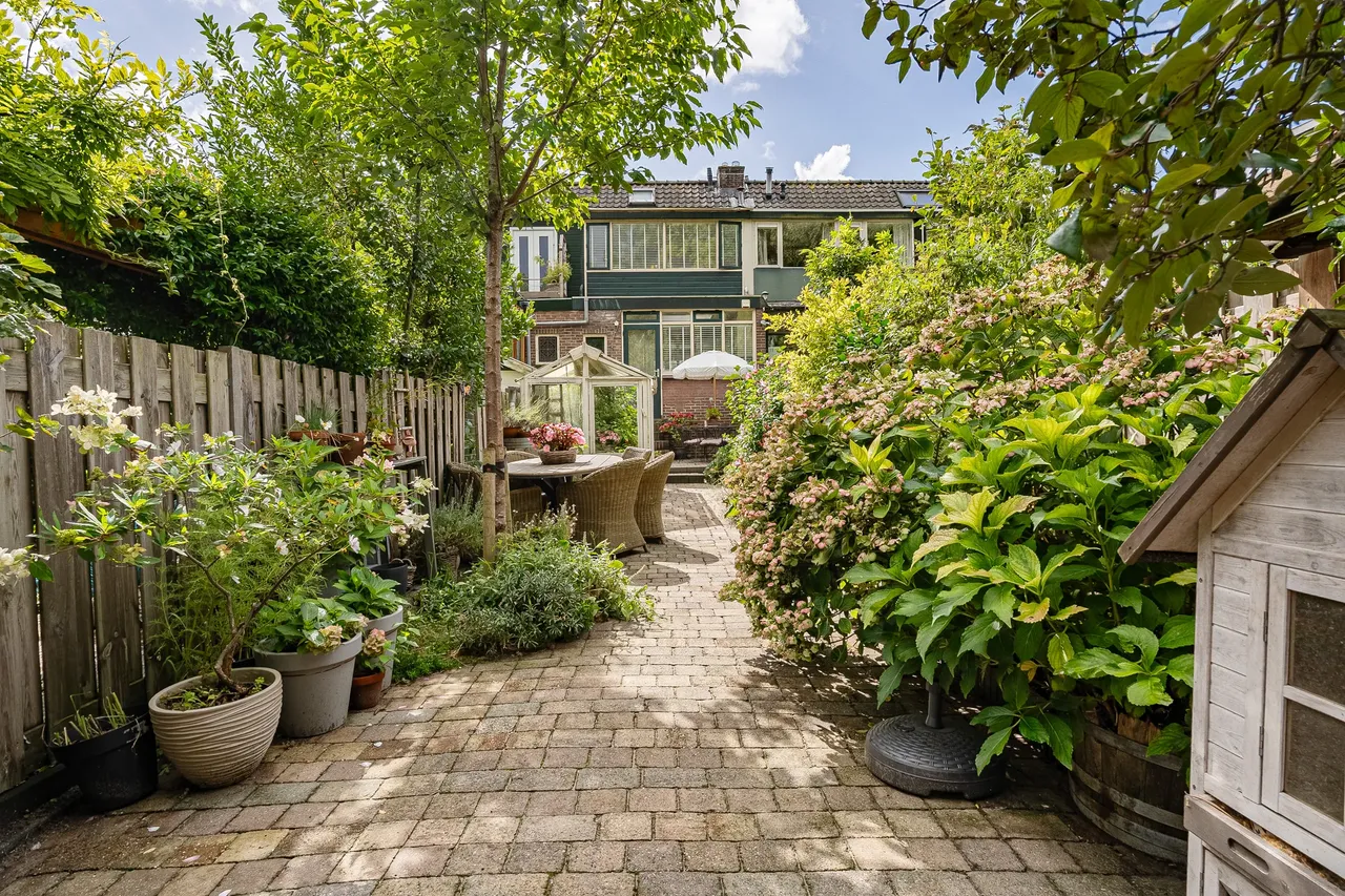 Tussenwoning te koop: Voorweg 18, Zoetermeer