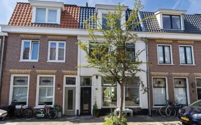 Terraced house for sale: Voorzorgstraat 12, Leidsebuurt-west Haarlem