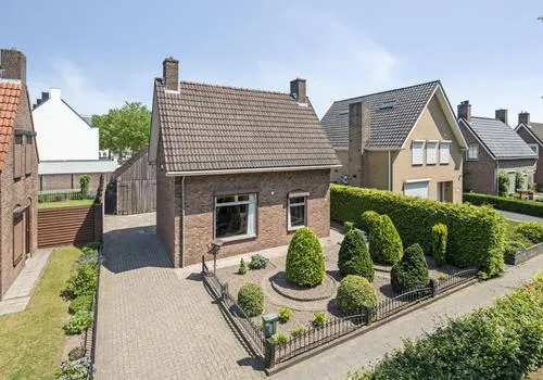 Vrijstaande woning te koop: Vorenseindseweg 13, Sprundel Sprundel