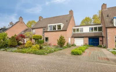 Tussenwoning te koop: Vorselaar 7, Larenbuurt Oosterhout