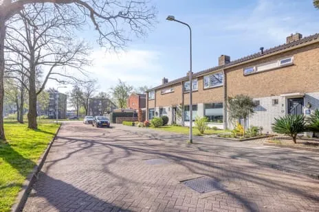 Tussenwoning te koop: Vos van Heusdenstraat 5, Hogenkamp Zwolle