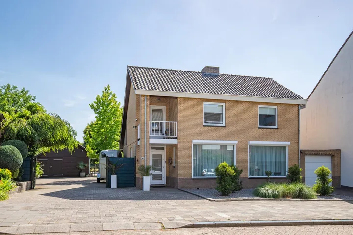 Twee-onder-één-kap te koop: Voskuilenweg 42, Molenbergpark Heerlen