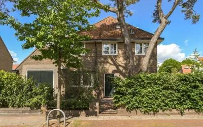 Hoekwoning te huur: Vosmaerlaan 2, Hilversum