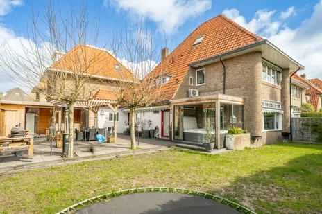 Tussenwoning te koop: Vosmaerlaan 25, Schrijverskwartier Hilversum