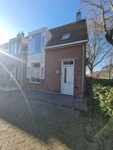 Corner house for sale: Vossendonk 2, Hooipolder en De Hoeven Raamsdonksveer
