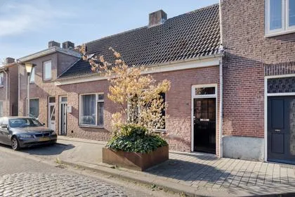 Tussenwoning te koop: Vossenstraat 17, Vossenberg Helmond