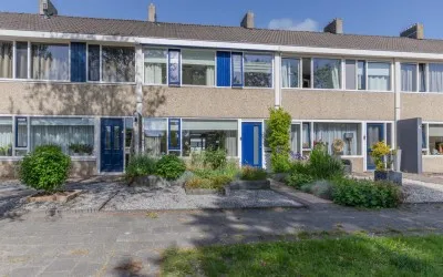 Tussenwoning te koop: Vossepol 13, Surhuisterveen Surhuisterveen