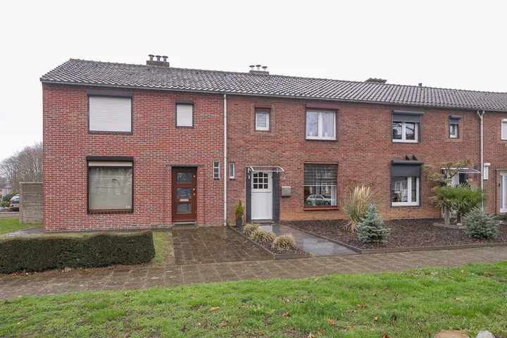 Tussenwoning te koop: Vrangendael 114, Baandert Sittard