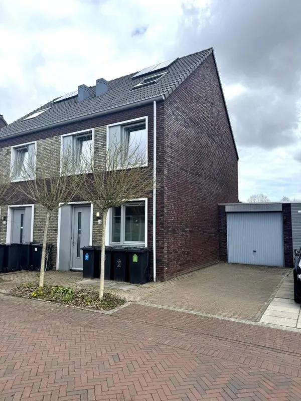 Twee-onder-één-kap te huur: Vredehagen 24, Groot IJsselmonde Rotterdam