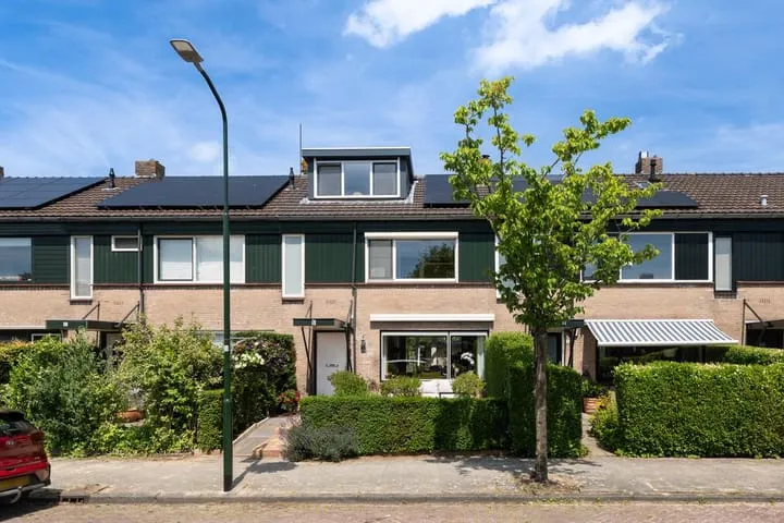 Terraced house for sale: Vredelantstraat 10, Vreeland Dorp Vreeland