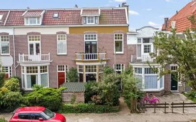 Terraced house for sale: Vredeman de Vriesstraat 52, Welgelegen Leeuwarden