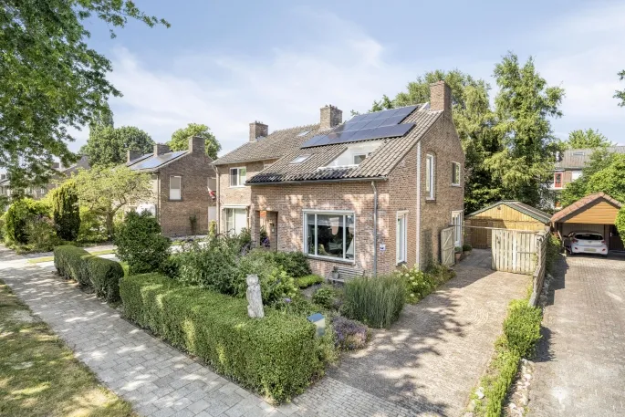 Twee-onder-één-kap te koop: Vredeveldseweg 29, Vredeveld Noord Assen