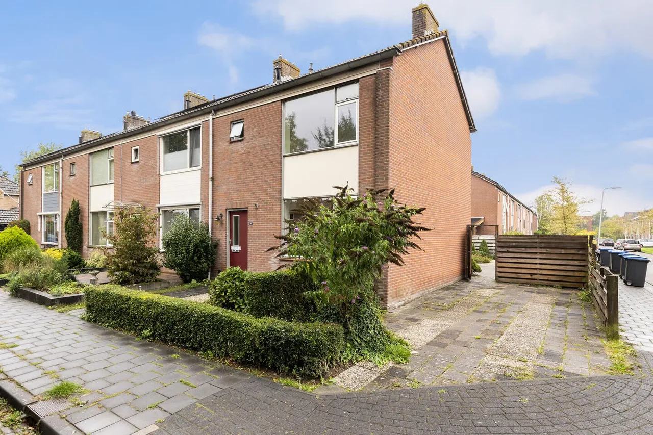 Hoekwoning te koop: Vredeveldseweg 41, Assen