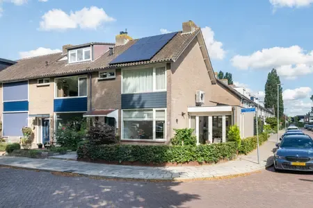 Hoekwoning te koop: Vreedenburghstraat 35, Woerden
