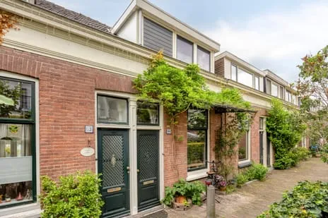 Tussenwoning te koop: Vriesepoortshof 11, Kasperspad en omgeving Dordrecht