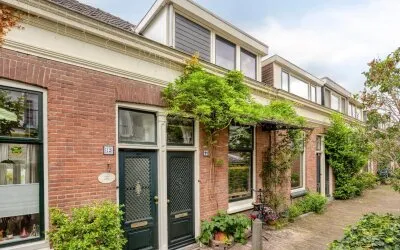 Tussenwoning te koop: Vriesepoortshof 11, Kasperspad en omgeving Dordrecht